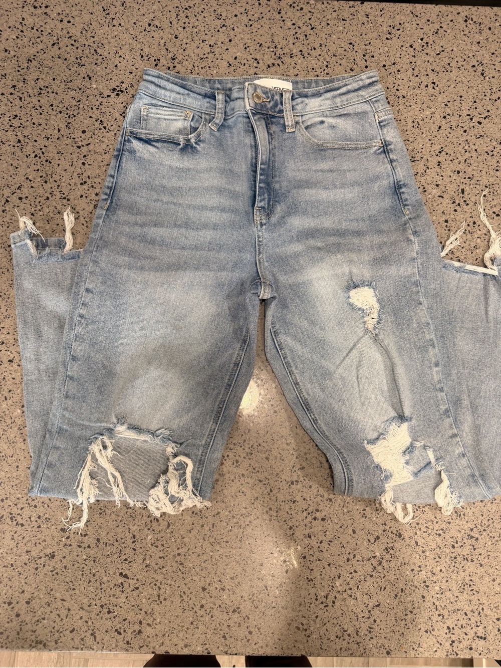 Vervet Cropped Distressed Jeans - Picture 3 of 6